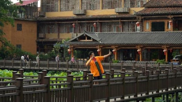 聚赢盘 巴西博主邂逅普者黑：美景动人真情更暖
